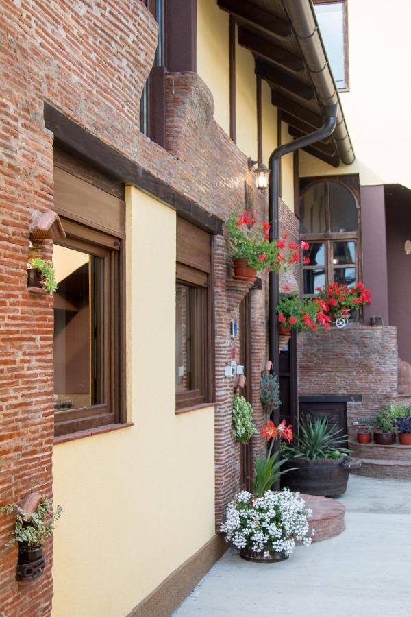 Brick Apartment Баина-Башта Экстерьер фото